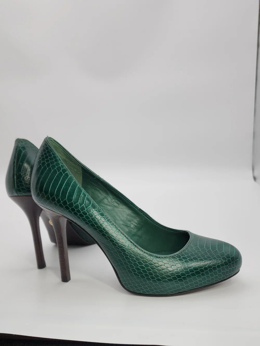 Tory Burch Emerald Green Snake-Embossed Leather Pumps - Size 6